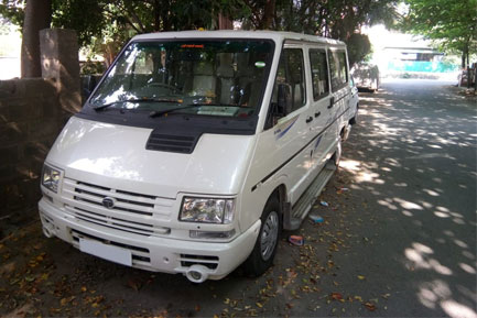 9+1 Seater Vehicle On Rent From Jaipur Railway Station And Jaipur Airport